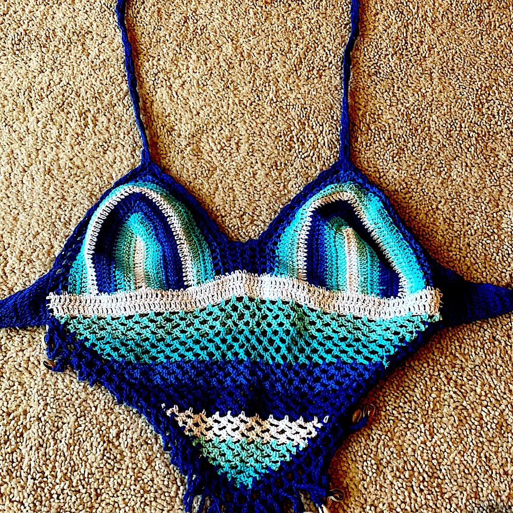 Crochet crop top beachy with seashells